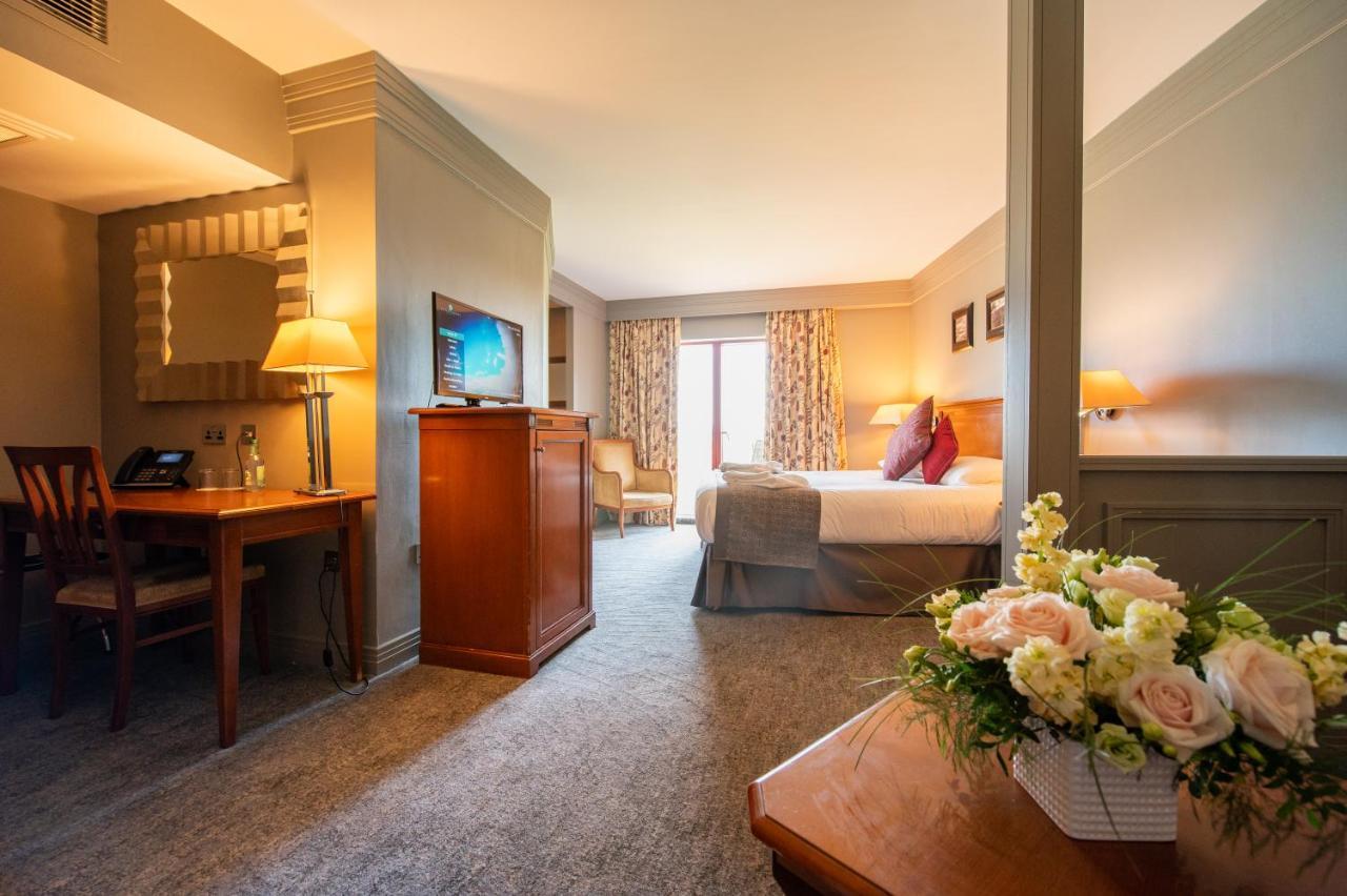 Bryn Meadows Golf, Hotel & Spa Blackwood  Esterno foto