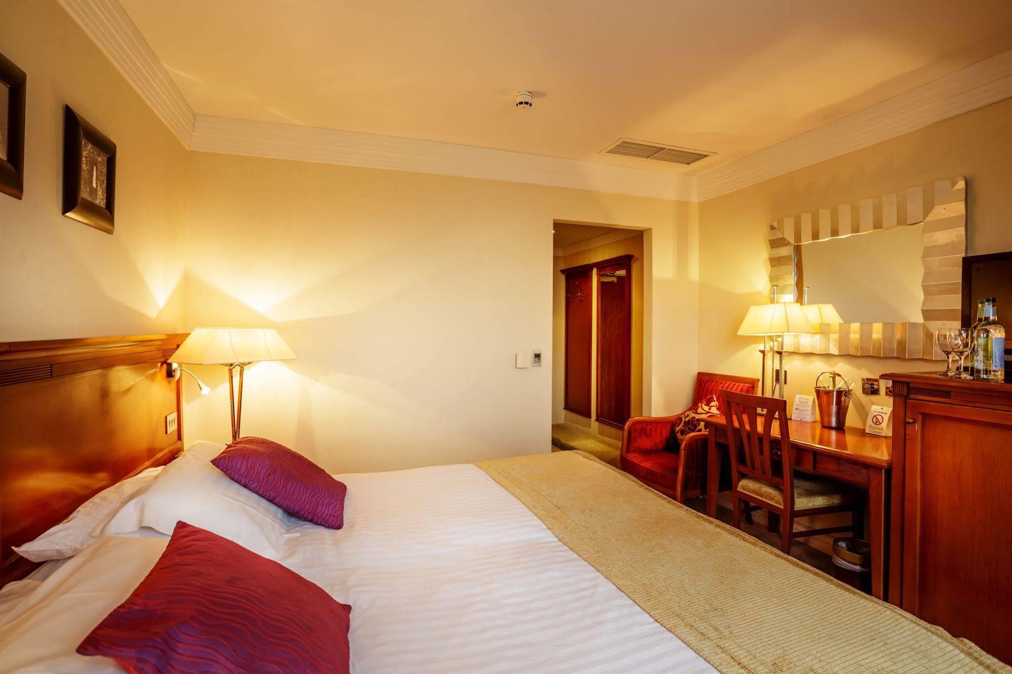 Bryn Meadows Golf, Hotel & Spa Blackwood  Esterno foto